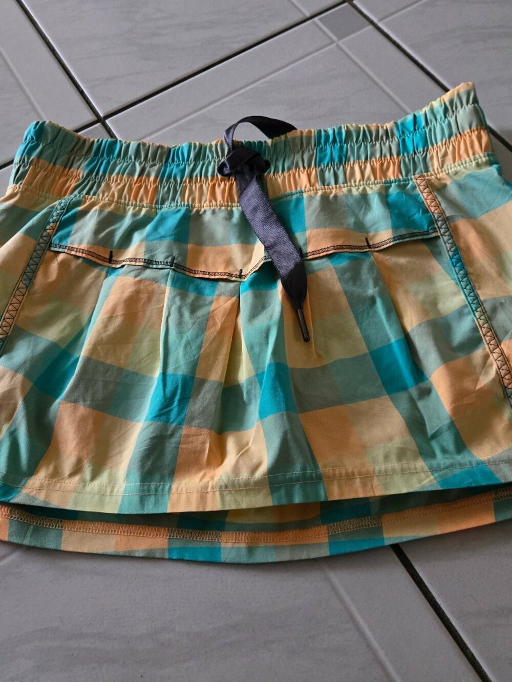 Lululemon Leader of the Track Skirt Yellow Green Plaid 4